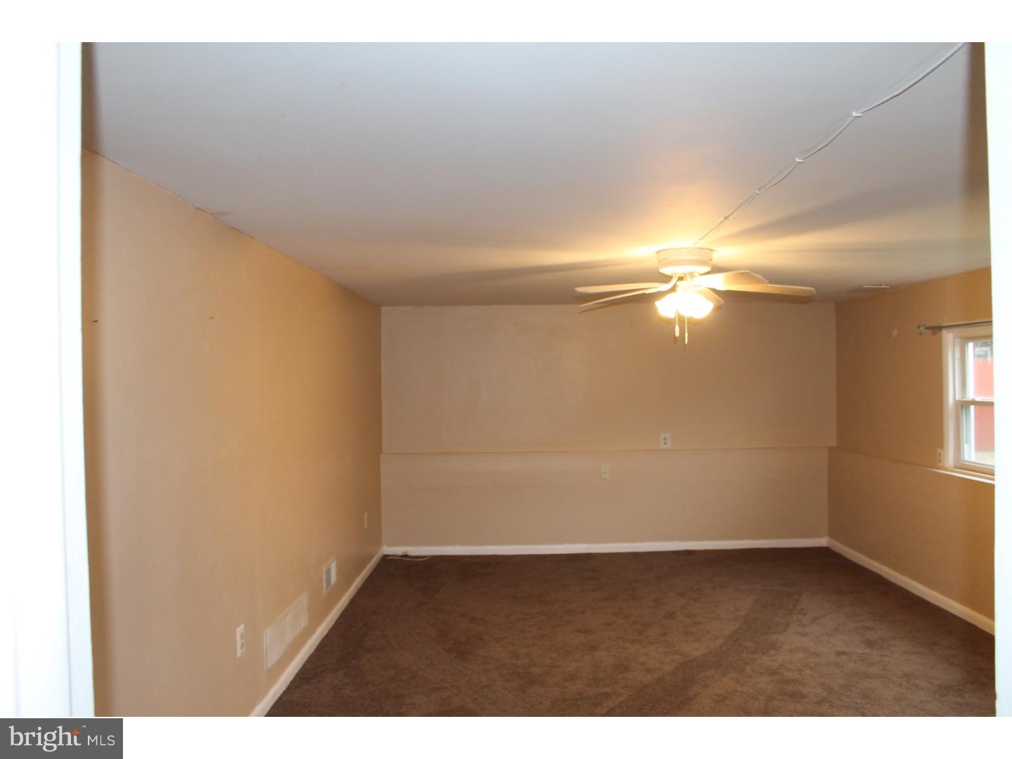 322 7th Avenue Lindenwold, NJ 08021 - Photo 8 of 25 Family Room