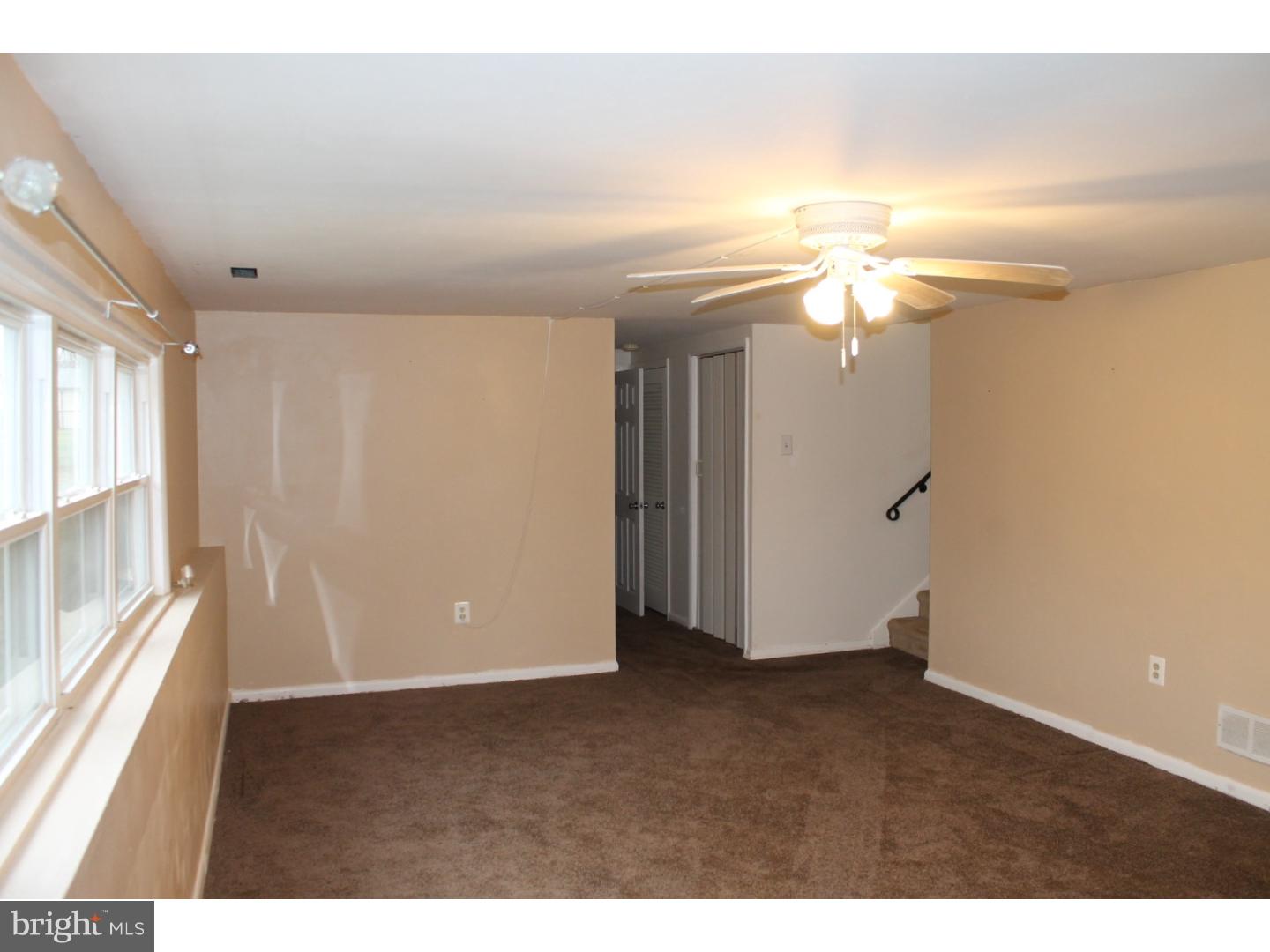 322 7th Avenue Lindenwold, NJ 08021 - Photo 9 of 25 Family Room