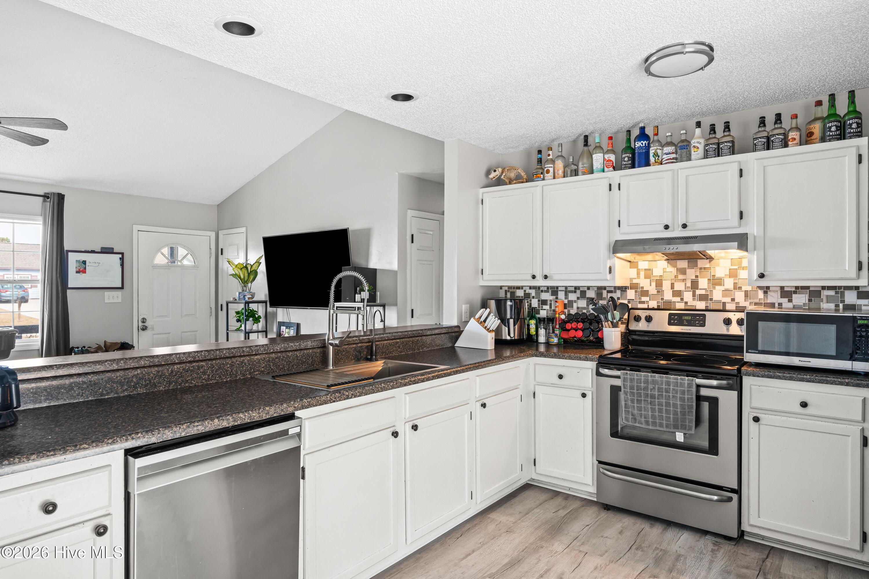 142 Parnell Road Hubert, NC 28539 - Photo 8 of 26 11