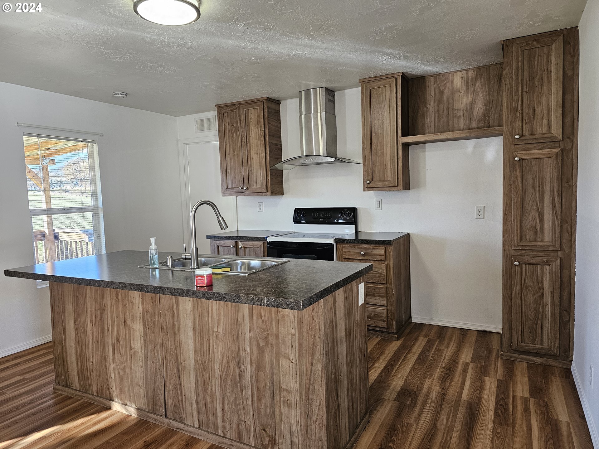 623 Shoestring Road Riddle, OR 97469 - Photo 5 of 47