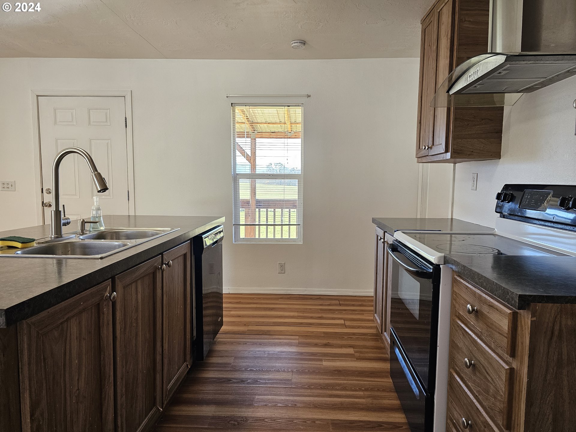 623 Shoestring Road Riddle, OR 97469 - Photo 7 of 47