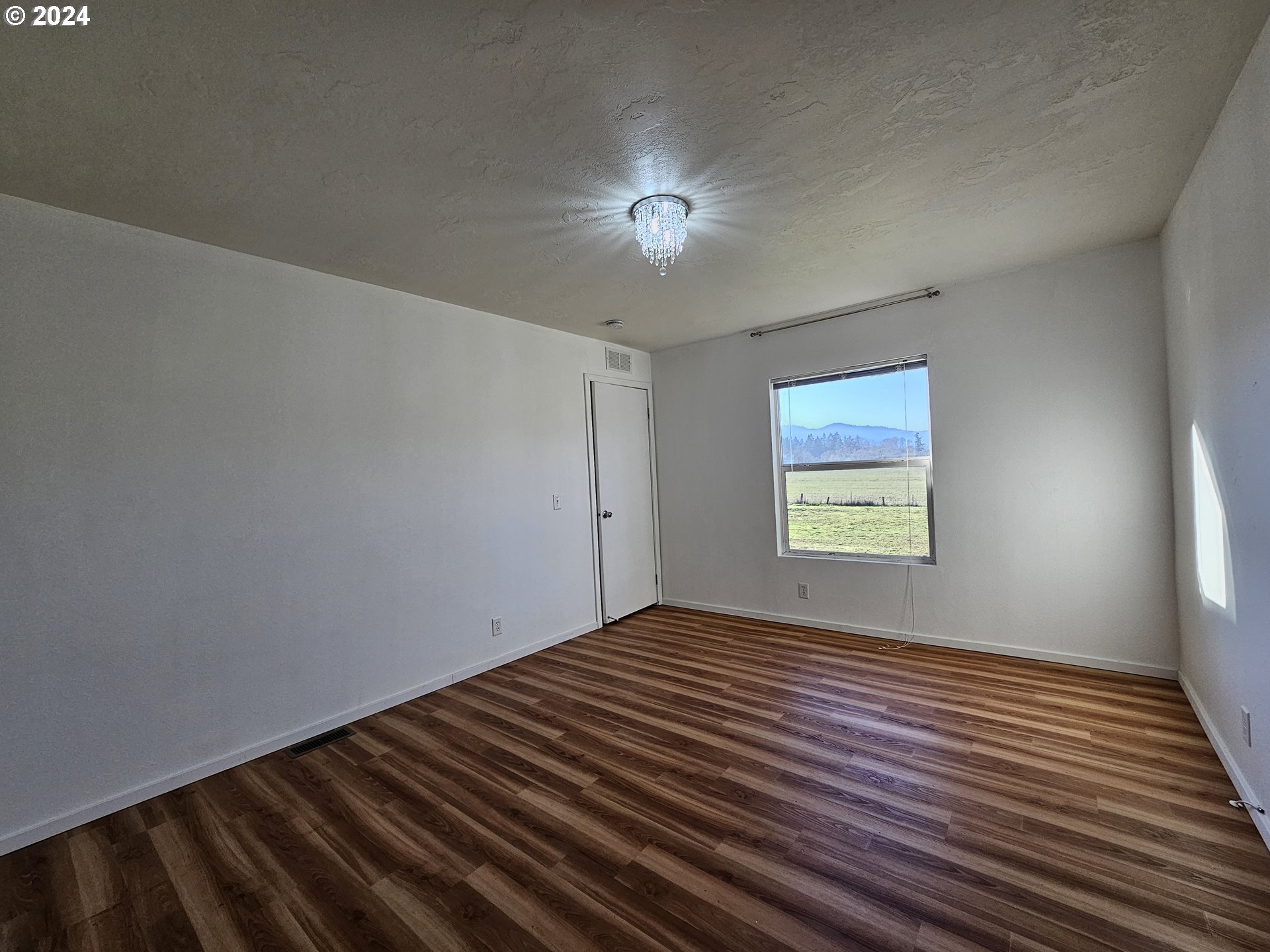 623 Shoestring Road Riddle, OR 97469 - Photo 9 of 47