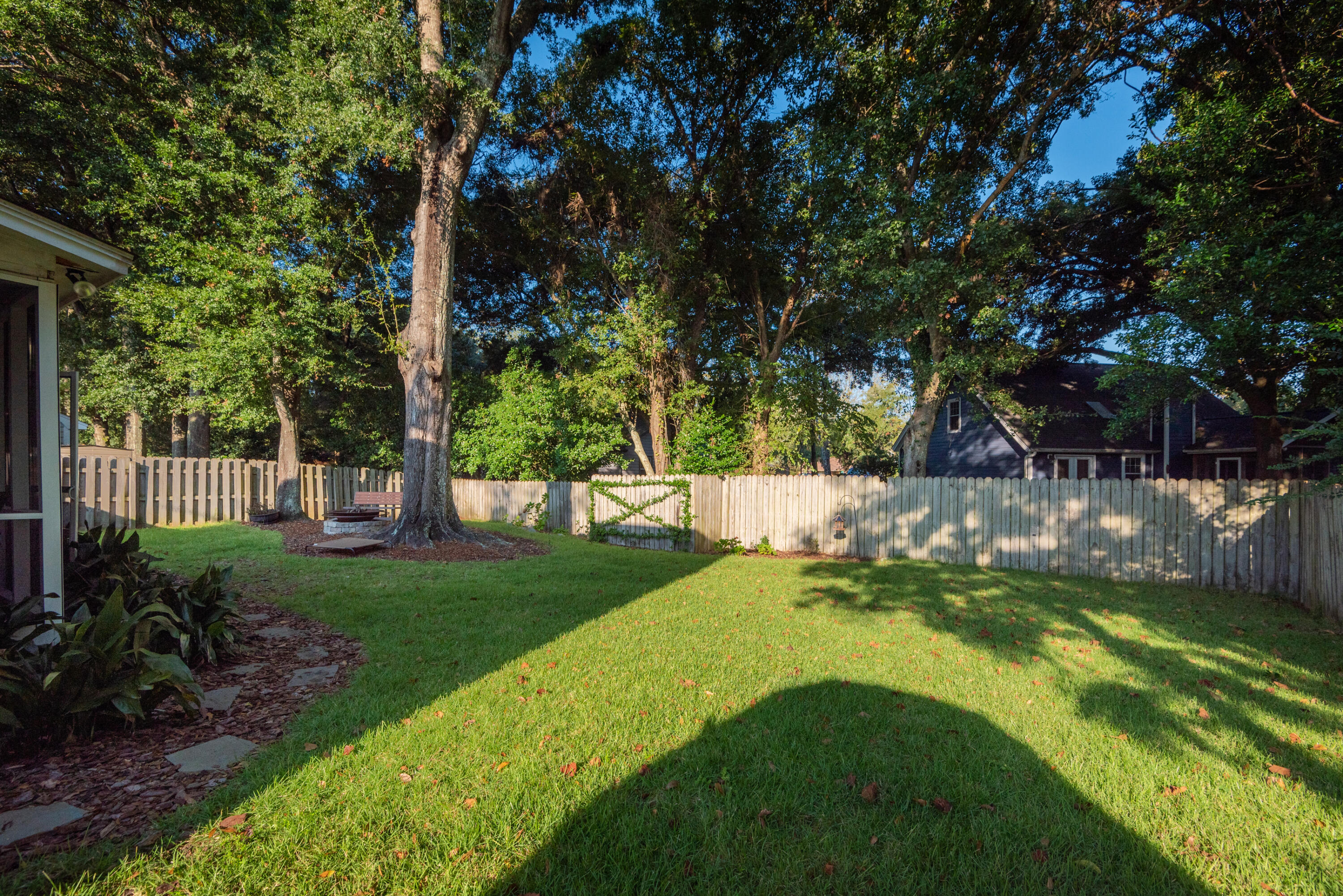 1251 Llewellyn Road Mount Pleasant, SC 29464 - Photo 28 of 30 1251LlewllynRoad-KeenEyeMarketing-048