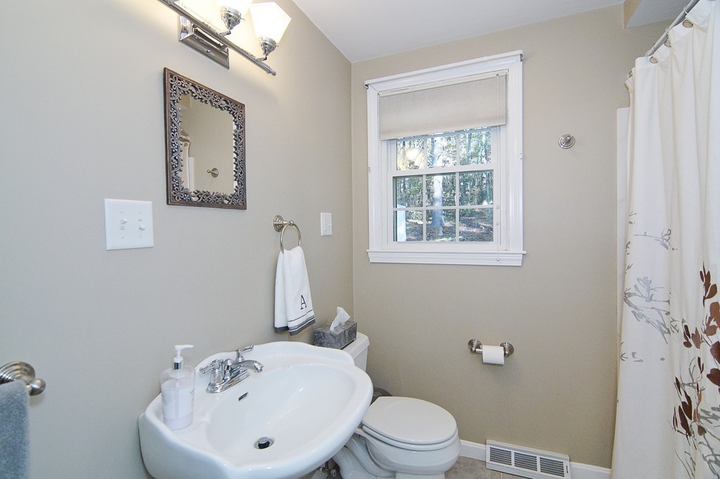 458 Townsend Road Groton, MA 01450 - Photo 15 of 27 Gallery Image 15