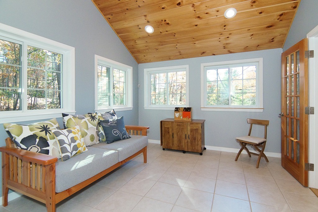 458 Townsend Road Groton, MA 01450 - Photo 5 of 27 Gallery Image 5