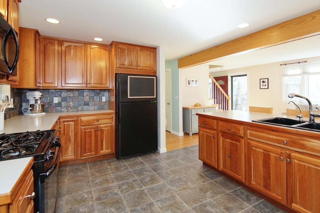 458 Townsend Road Groton, MA 01450 - Photo 8 of 27 Gallery Image 8