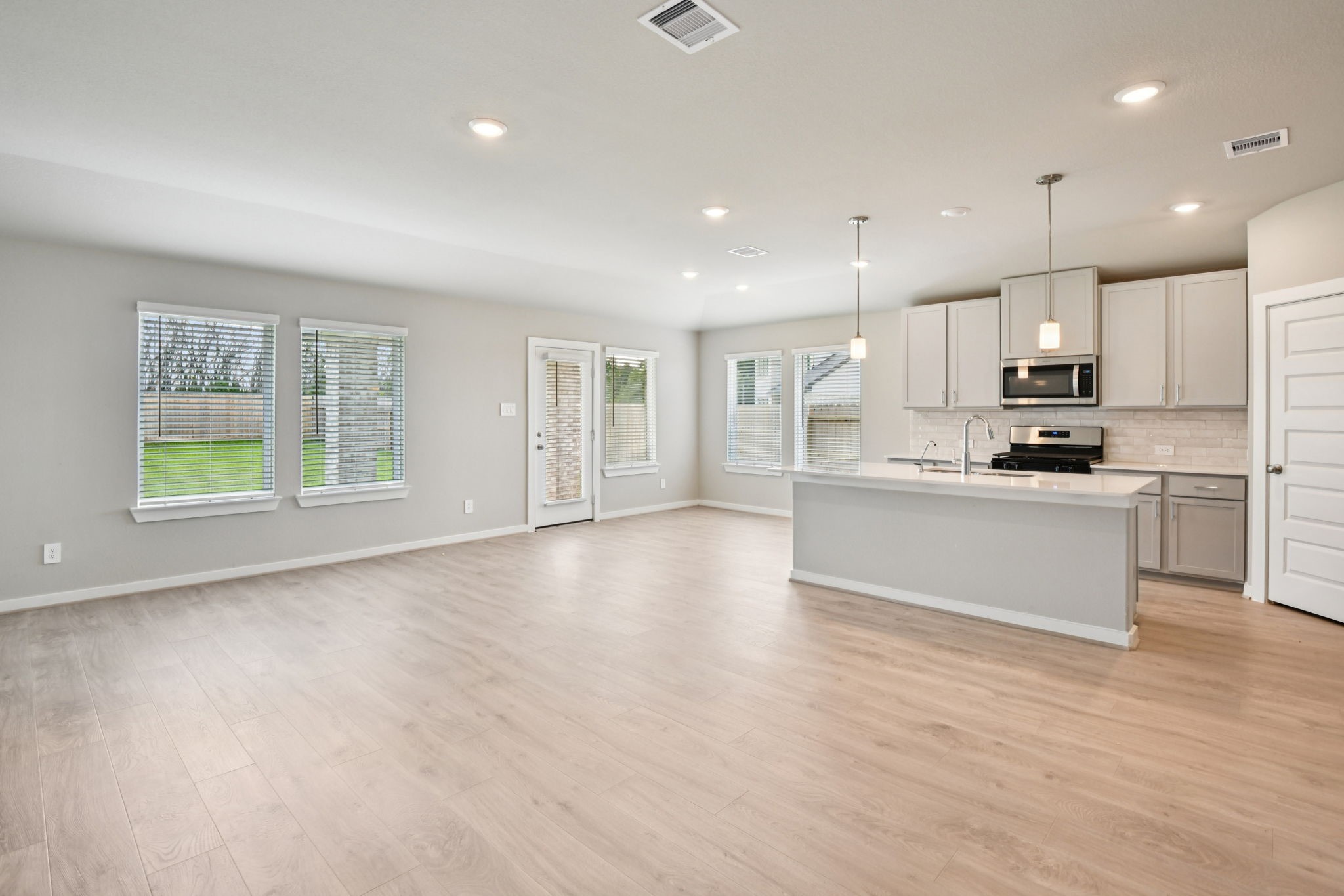 2102 Rawls Ranch Conroe, TX 77301 - Photo 4 of 42