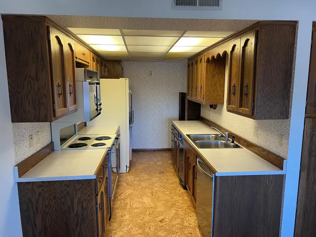 $315,000 | 220 8th Street South, Unit D4, Fargo, ND 58103