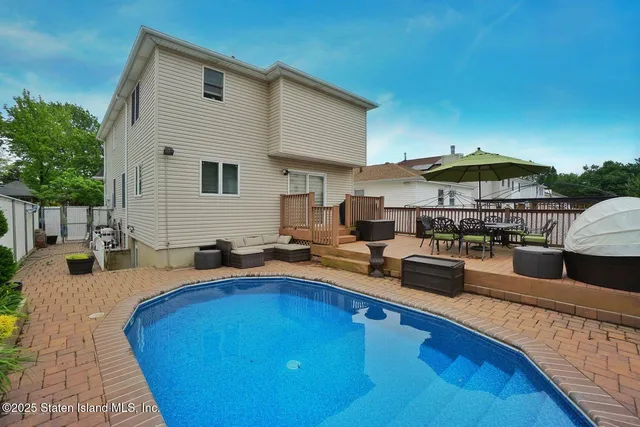 $1,229,000 | 191 Rensselaer Avenue | Annadale