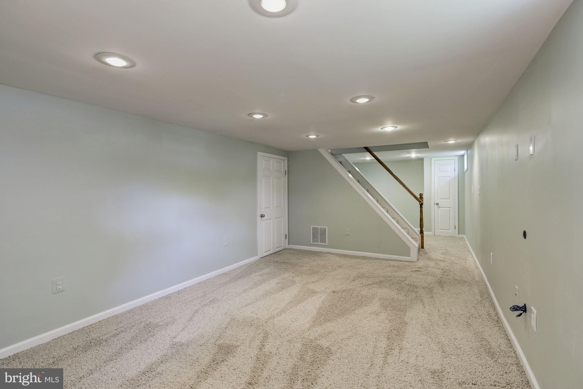 339 Cresswell Road Baltimore, MD 21225 - Photo 23 of 30 Family Room