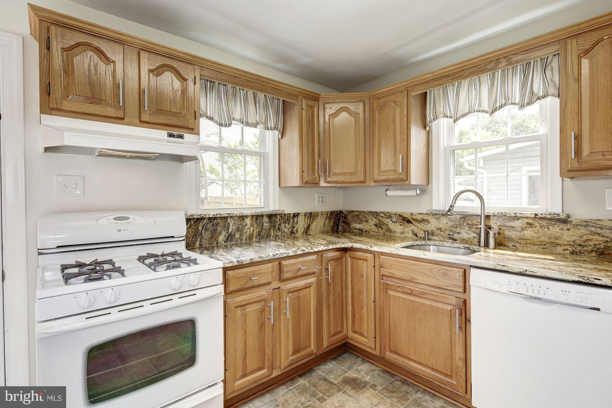 339 Cresswell Road Baltimore, MD 21225 - Photo 4 of 30 Kitchen
