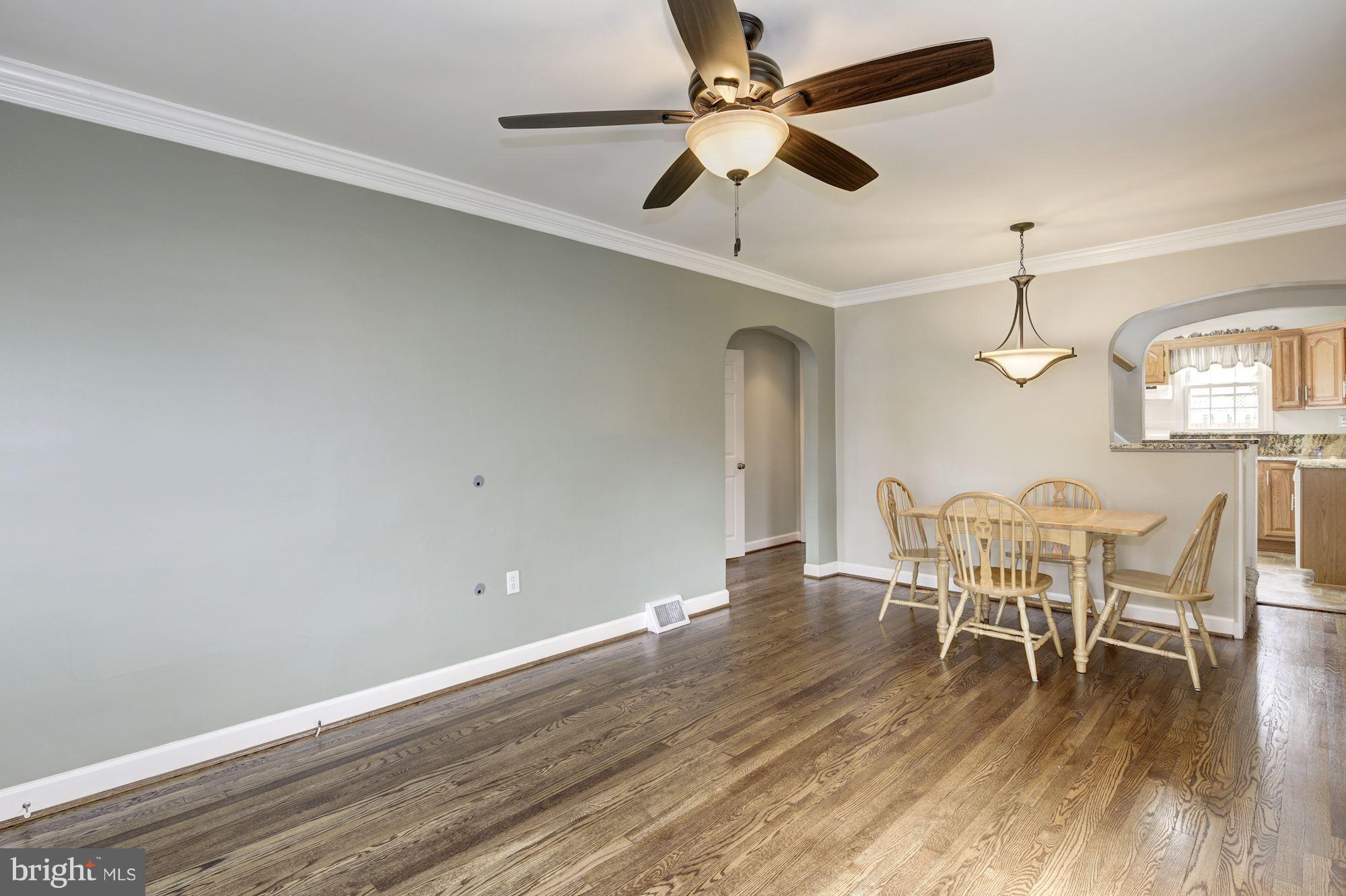 339 Cresswell Road Baltimore, MD 21225 - Photo 6 of 30 Dining Room