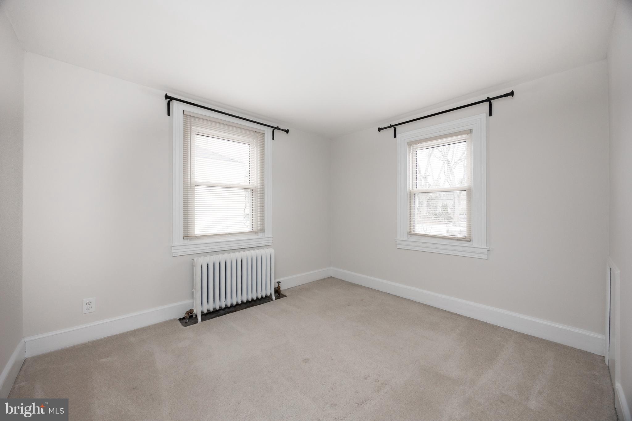 547 Northbrook Road West Chester, PA 19382 - Photo 15 of 35 an empty room with windows