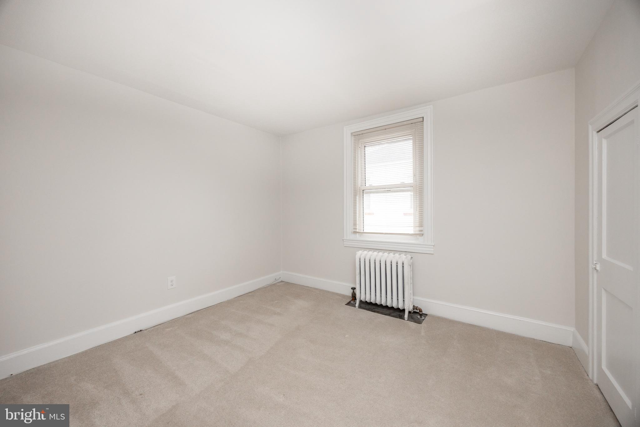 547 Northbrook Road West Chester, PA 19382 - Photo 18 of 35 an empty room with a window