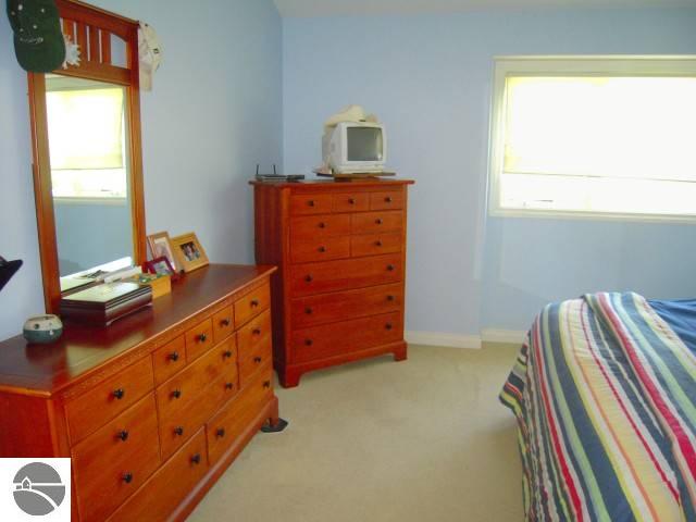 4301 Holiday Road Traverse City, MI 49686 - Photo 10 of 25 1737287-9.JPG