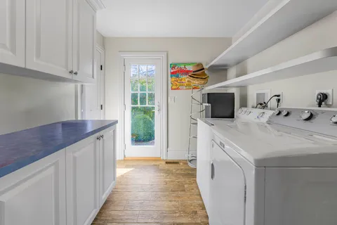 $6,950,000 | 278 West West Lake Drive, Montauk, NY 11954