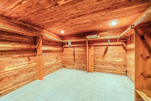 $669,000 | 1277 Hummel Avenue, Holbrook, NY 11741