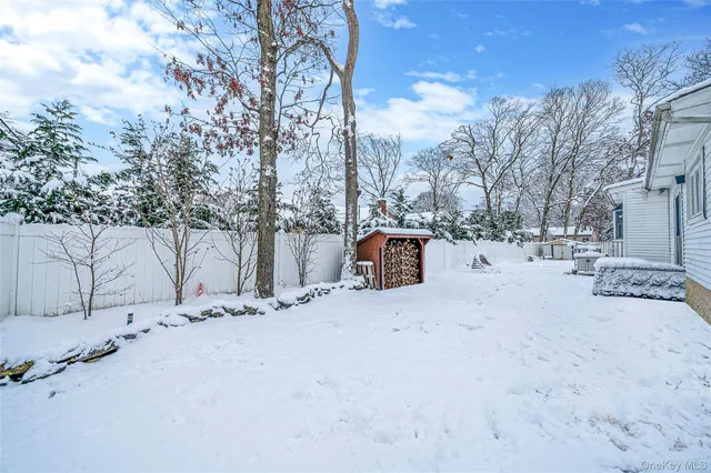 $669,000 | 1277 Hummel Avenue, Holbrook, NY 11741