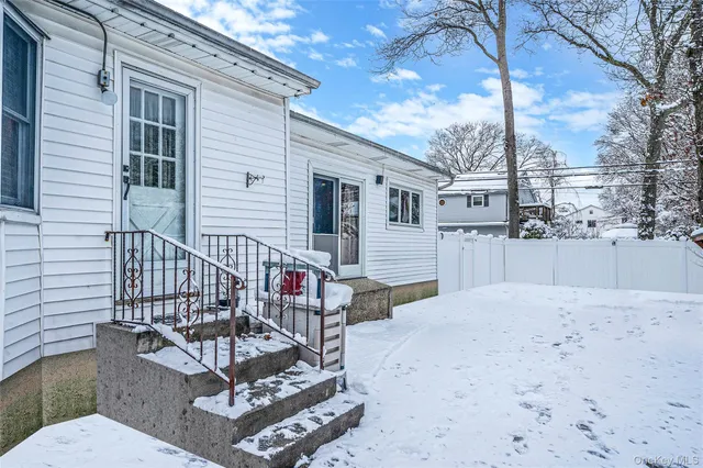 $669,000 | 1277 Hummel Avenue, Holbrook, NY 11741