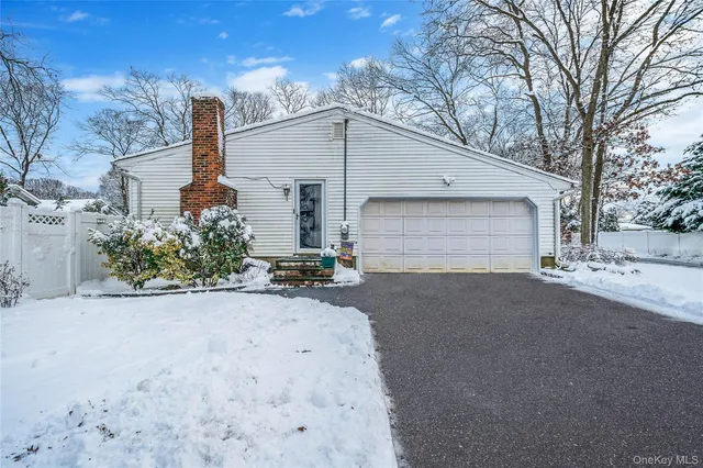 $669,000 | 1277 Hummel Avenue, Holbrook, NY 11741