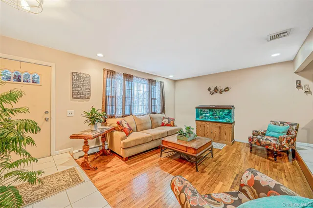 $669,000 | 1277 Hummel Avenue, Holbrook, NY 11741