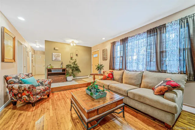 $669,000 | 1277 Hummel Avenue, Holbrook, NY 11741