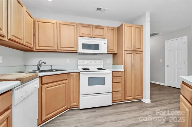 $1,725 | 11164 Saintsbury Place, Charlotte, NC 28270