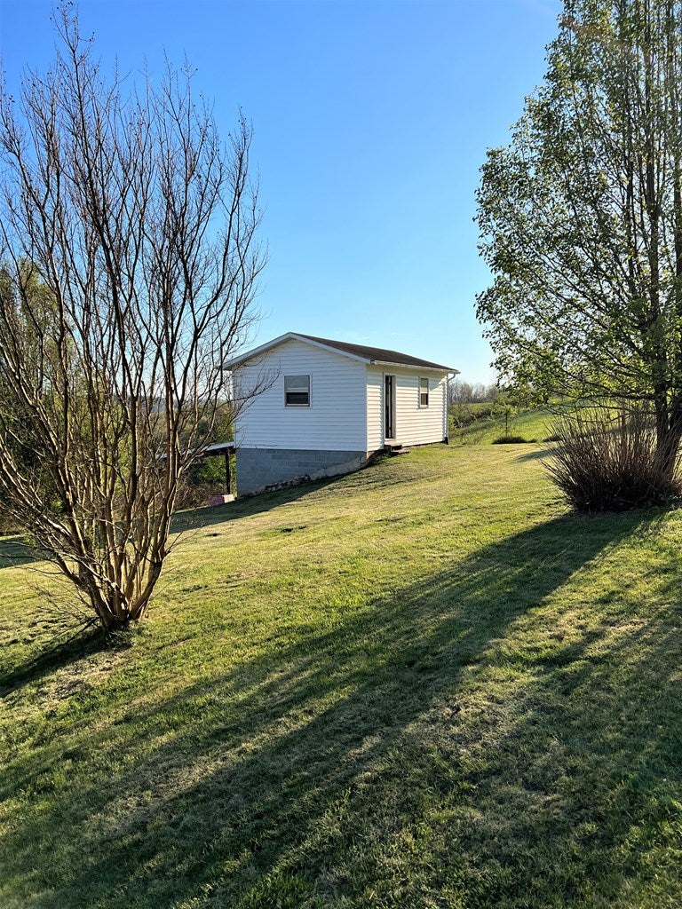 1448 Tower Road Galax, VA 24333 - Photo 7 of 18 Gallery Image 7