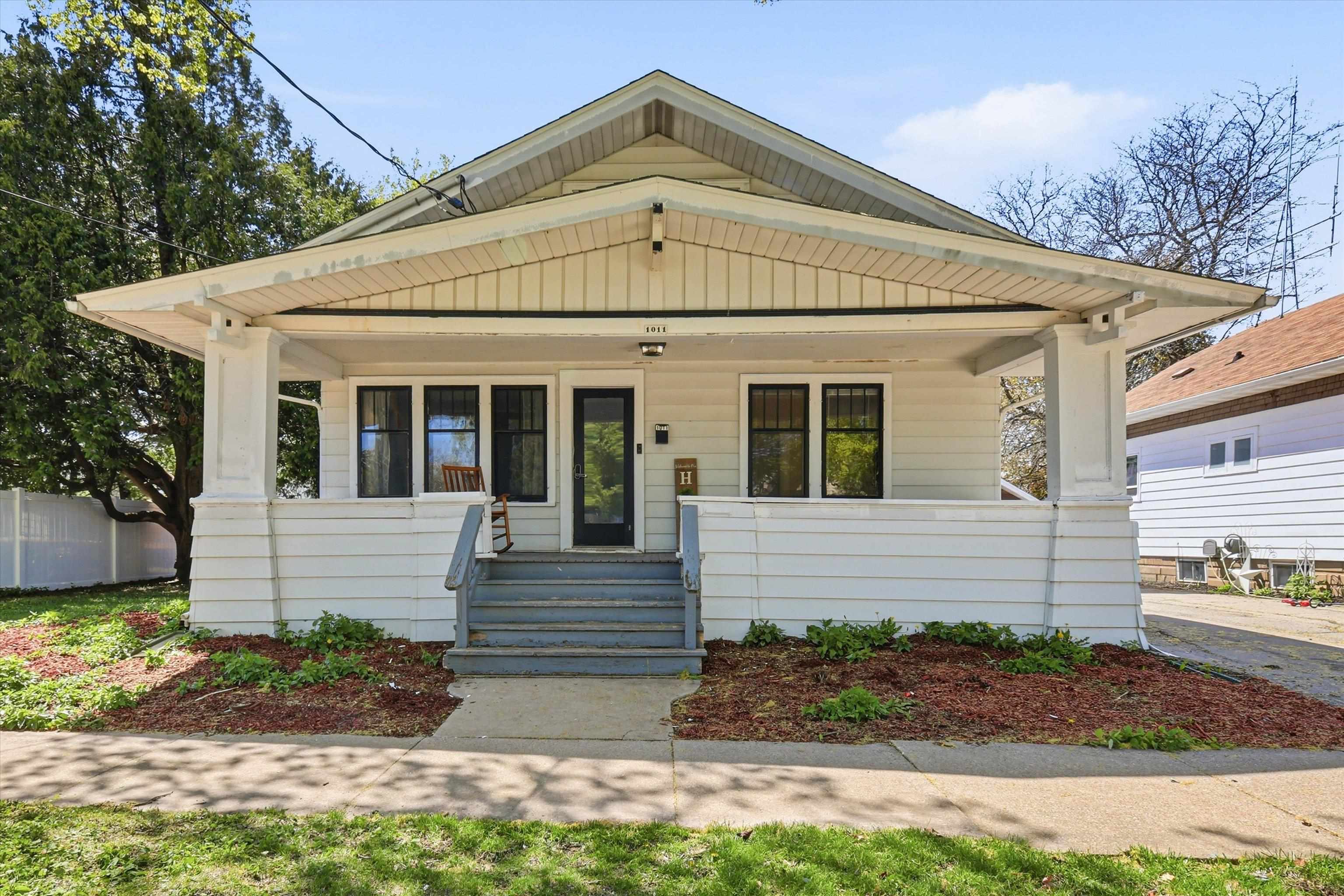 1011 North Fair Street Appleton, WI 54911 - Photo 1 of 29