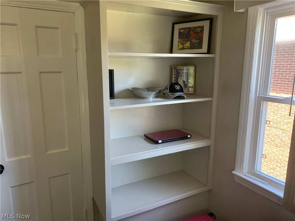 3869 Faversham Road Cleveland, OH 44118 - Photo 12 of 24 Gallery Image 12