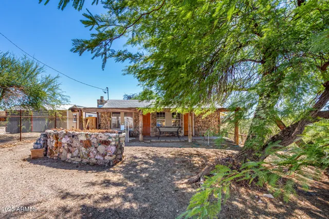 $525,000 | 855 East Wickenburg Way, Wickenburg, AZ 85390