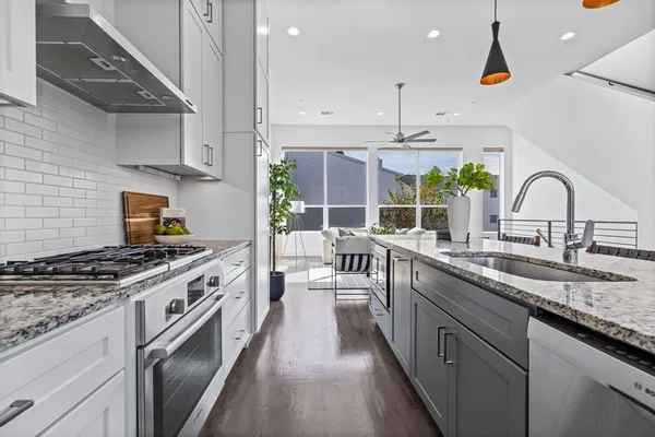 $3,695 | 2317 Moser Avenue, Unit 102, Dallas, TX 75206