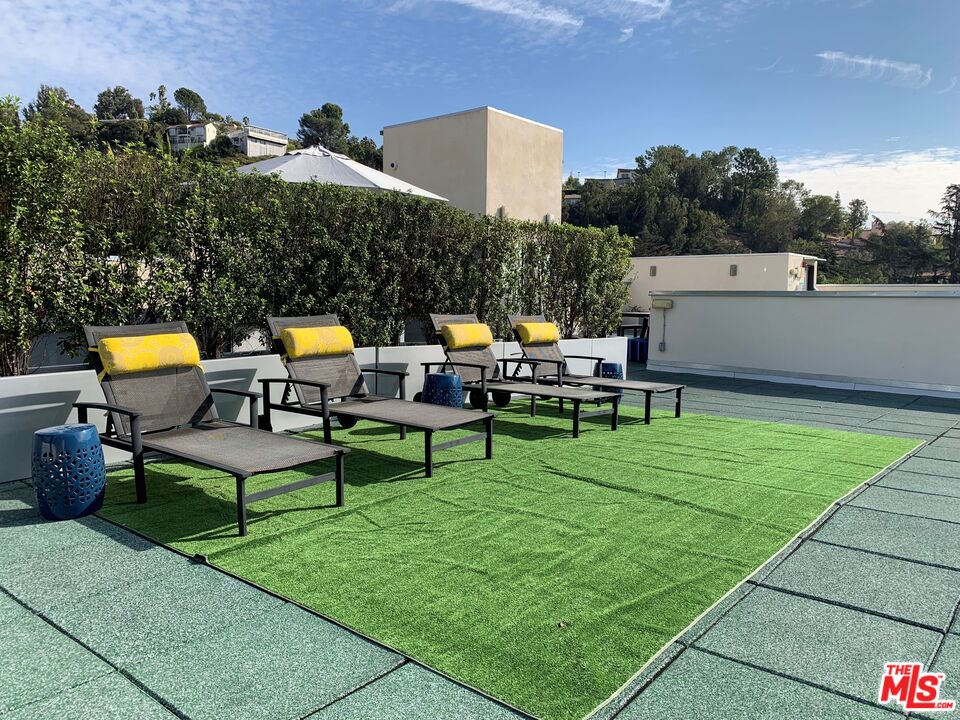 11715 Bellagio Road, Unit 305 Los Angeles, CA 90049 - Photo 21 of 25