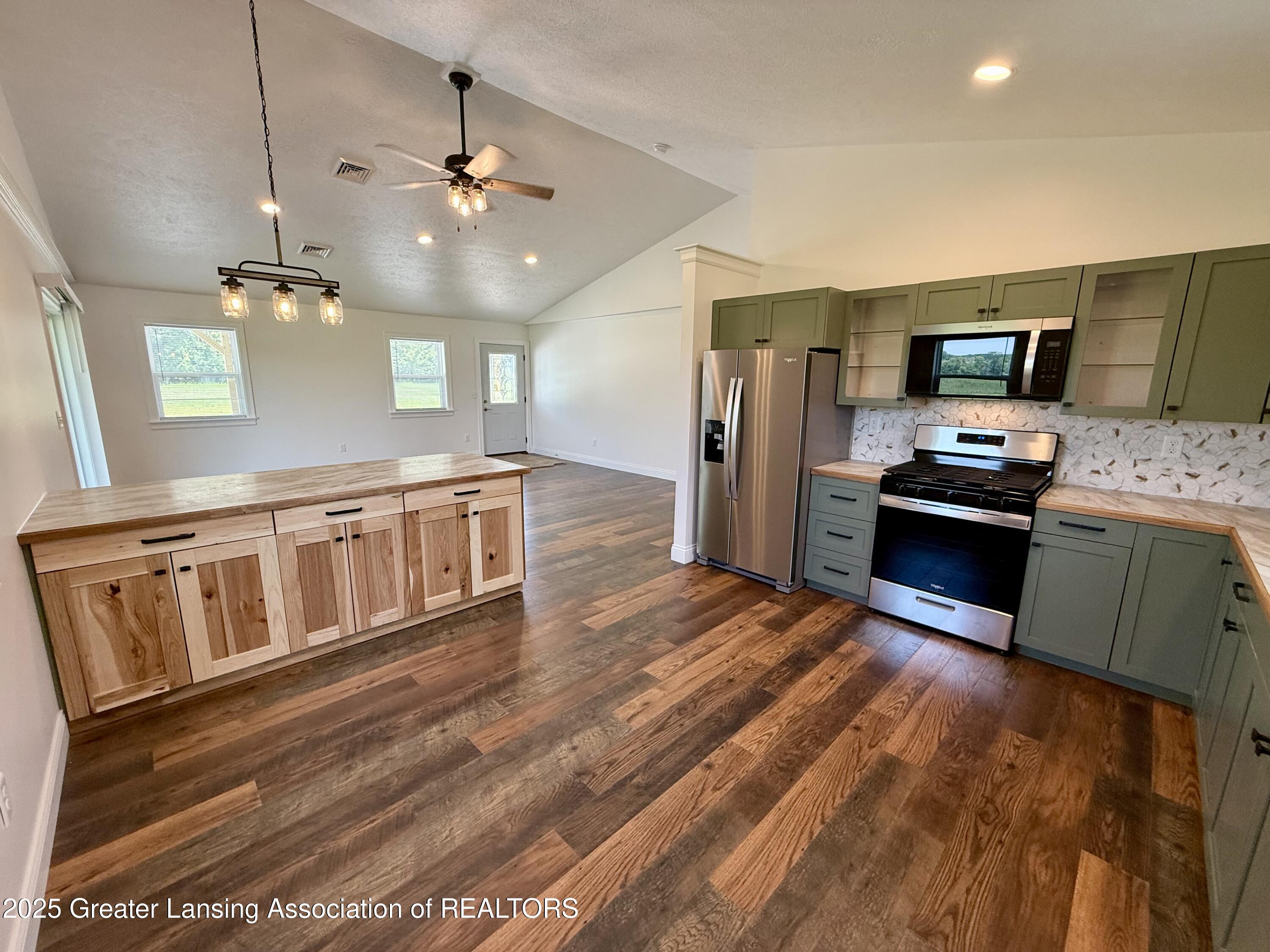 129 Casler Road Charlotte, MI 48813 - Photo 13 of 34 IMG_4412