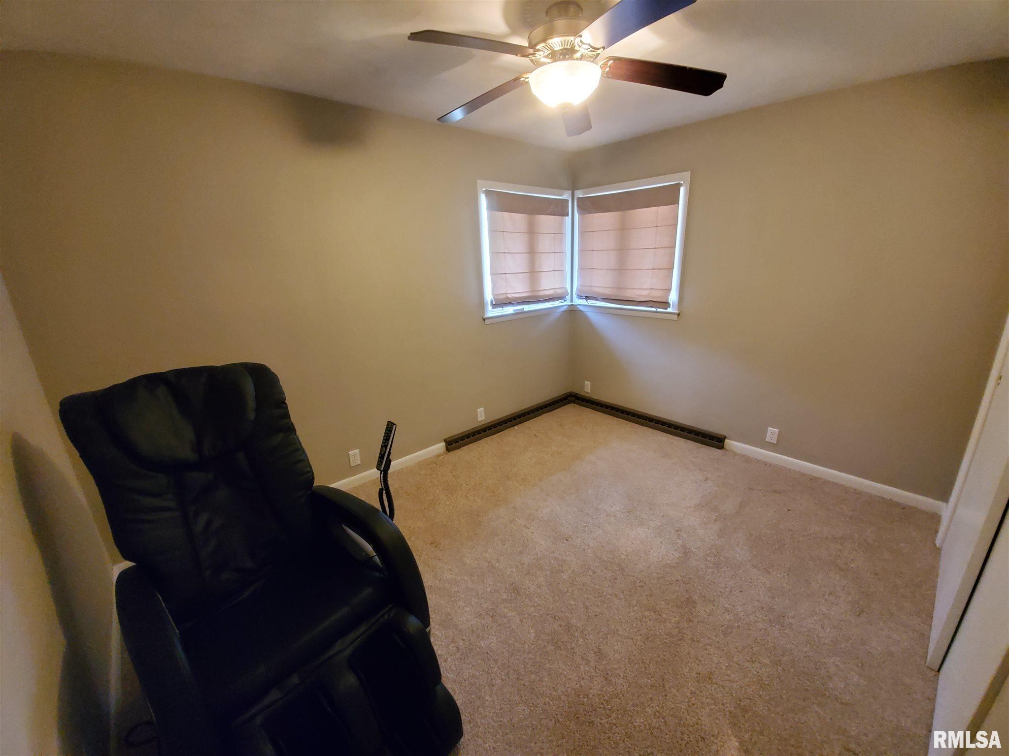 868 Roanoke Drive Springfield, IL 62702 - Photo 17 of 27 Gallery Image 17