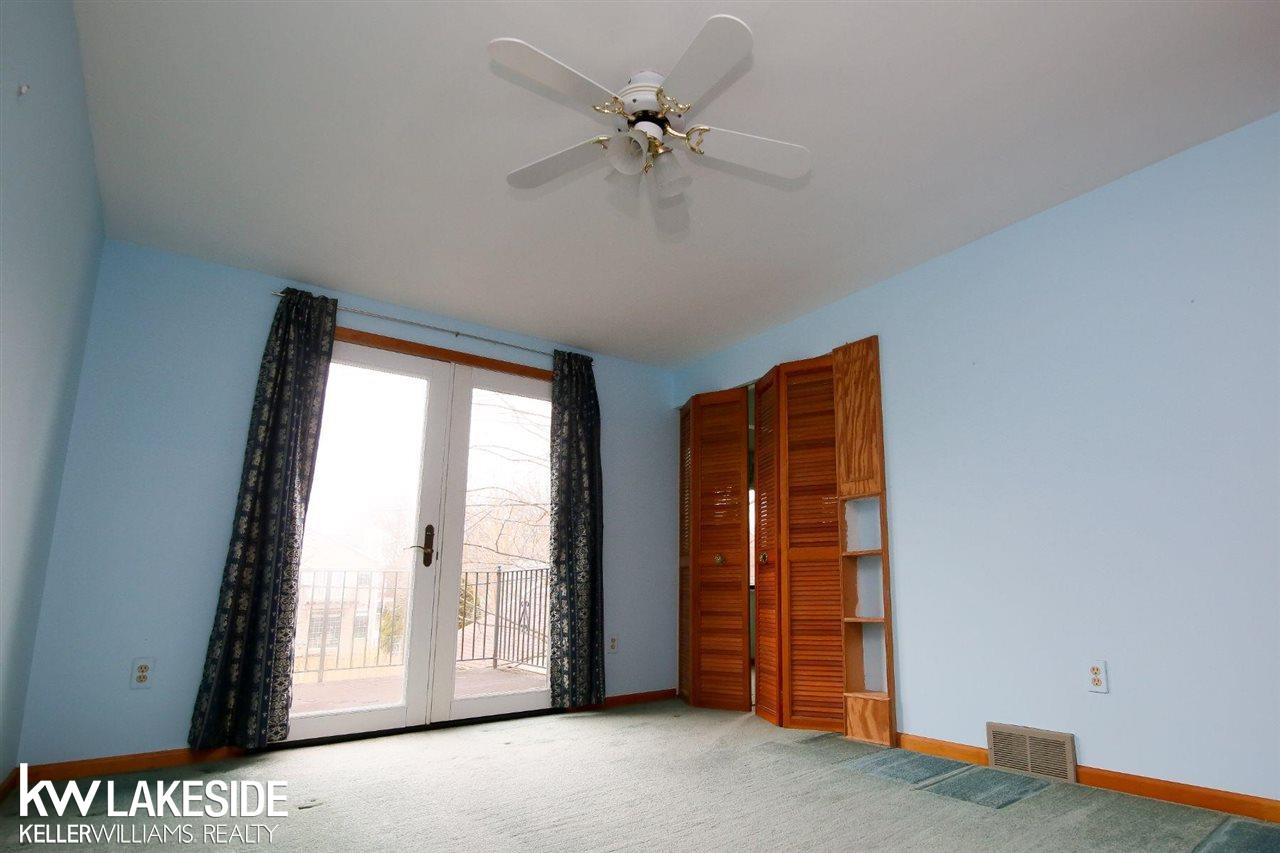 963 Roslyn Road Grosse Pointe, MI 48236 - Photo 23 of 30 50068661-23.JPG