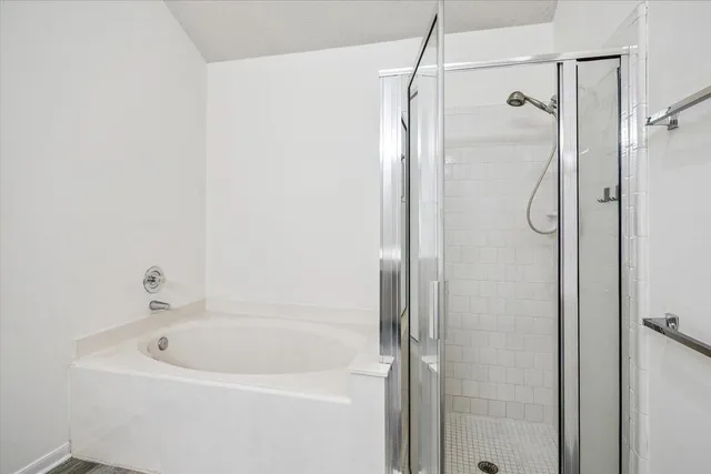 $2,600 | 143 West Village Knoll Circle, Spring, TX 77381