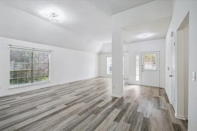 $2,600 | 143 West Village Knoll Circle, Spring, TX 77381