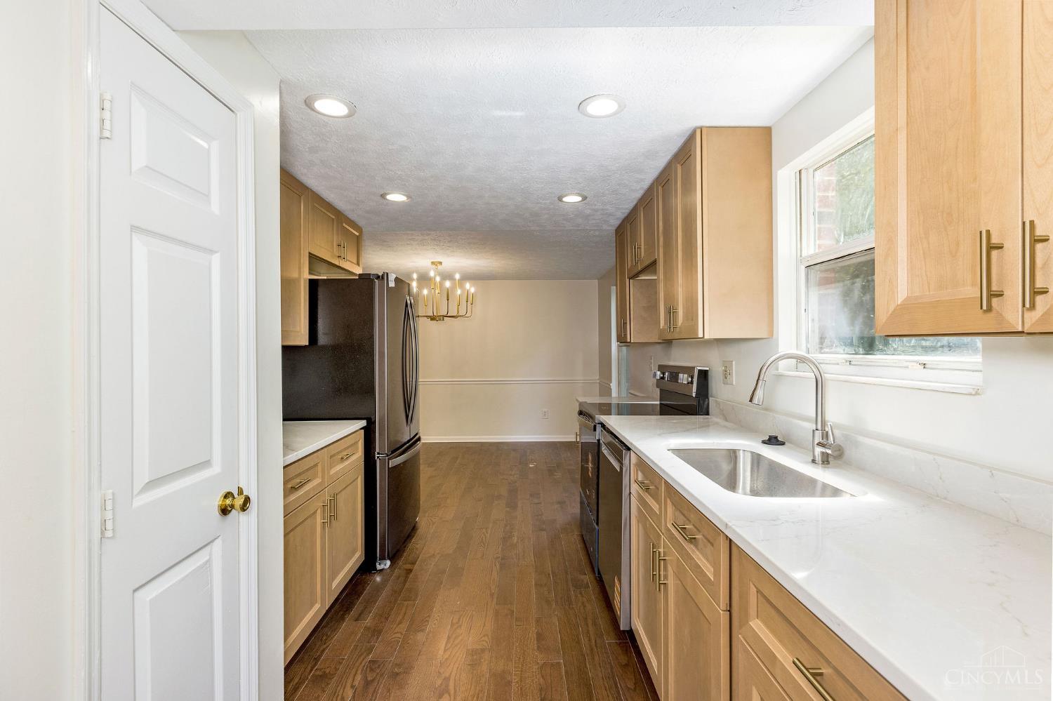 3783 Irwin Simpson Road Mason, OH 45040 - Photo 13 of 34 Gallery Image 13
