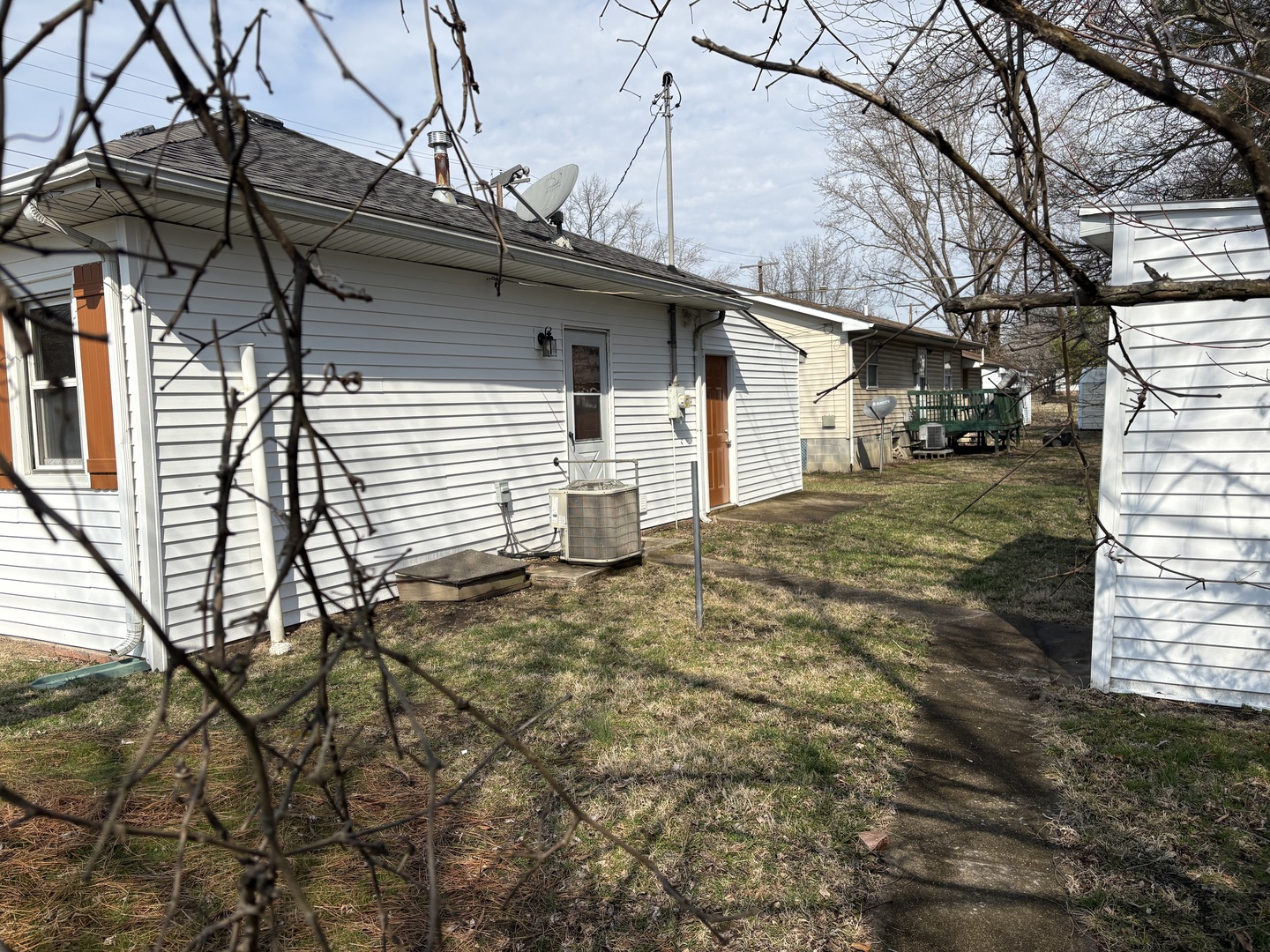 313 South Future Street Marion, IL 62959 - Photo 4 of 28