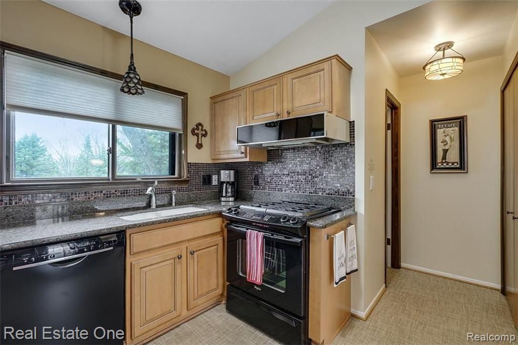 108 Shagbark Drive Rochester Hills, MI 48309 - Photo 13 of 30