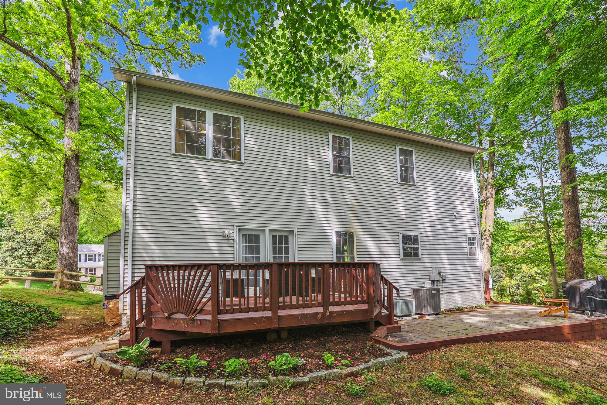 15895 Northgate Drive Dumfries, VA 22025 - Photo 29 of 39 Deck and patio