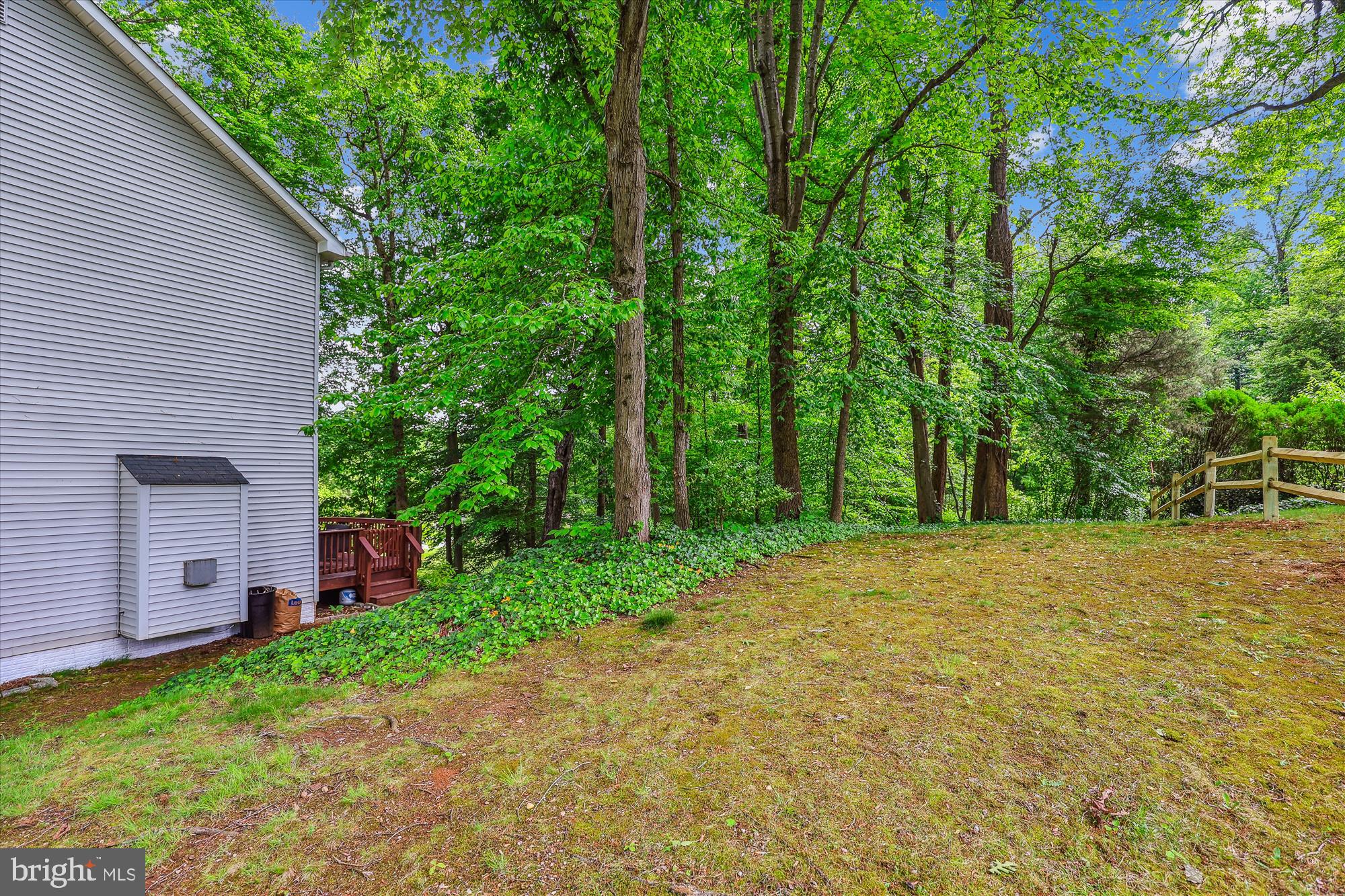 15895 Northgate Drive Dumfries, VA 22025 - Photo 33 of 39 Spacious and usable side yard