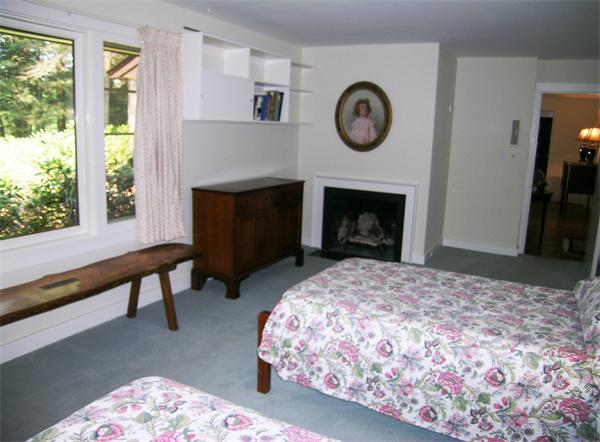 121 Old Concord Road Lincoln, MA 01773 - Photo 14 of 17 Gallery Image 14