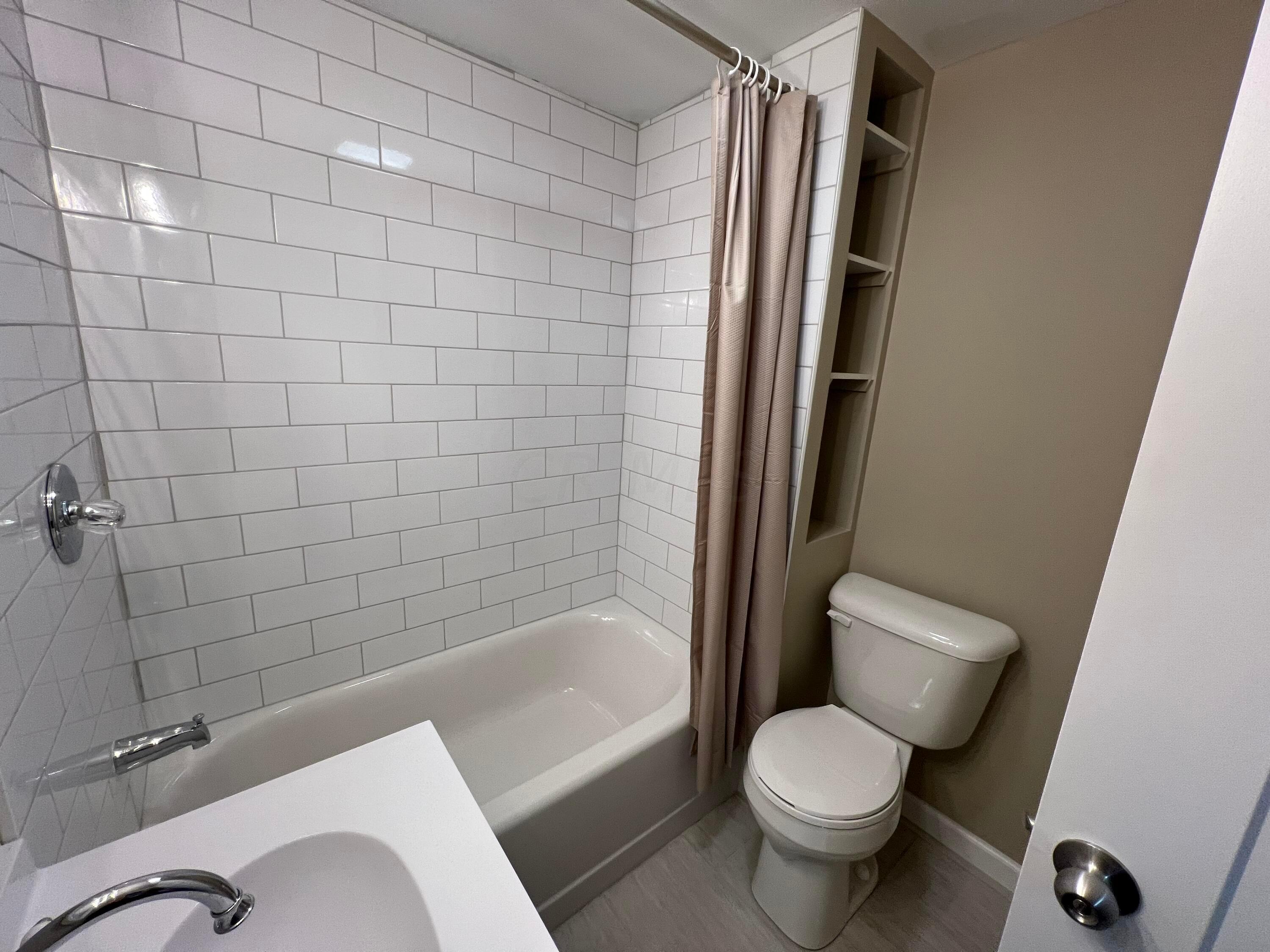 22555 State Rte 207 New Holland, OH 43145 - Photo 21 of 35 Full bath