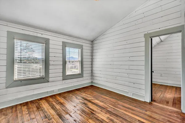 $2,100 | 402 7th Street, Salem, VA 24153