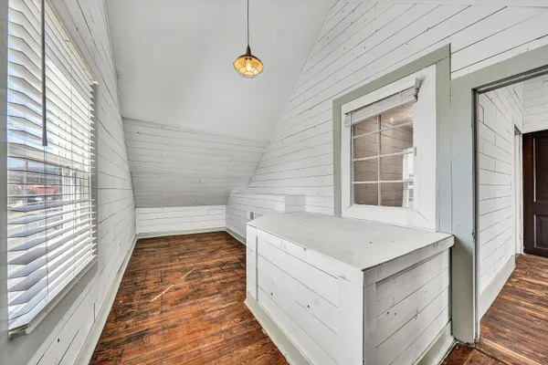 $2,100 | 402 7th Street, Salem, VA 24153