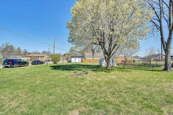 $2,100 | 402 7th Street, Salem, VA 24153