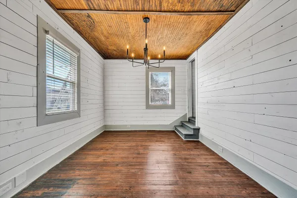 $2,100 | 402 7th Street, Salem, VA 24153