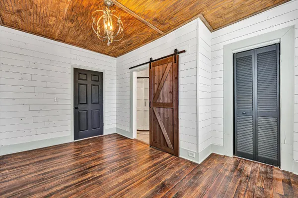 $2,100 | 402 7th Street, Salem, VA 24153